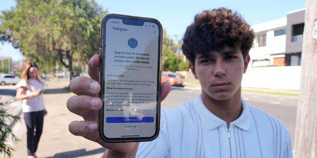 Πόσο σωστή είναι η απαγόρευση των social media στα άτομα κάτω των 16 ετών;