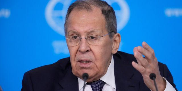 Λαβρόφ: “Θεμιτοί στόχοι” οι ξένες στρατιωτικές δυνάμεις στην Ουκρανία