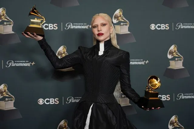 Lady Gaga: “Ευχαριστώ την κοινότητα των Monsters που συνεχίζει να βλέπει τον καλλιτέχνη μέσα μου”