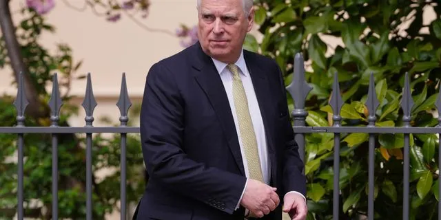 Ο Andrew Mountbatten-Windsor