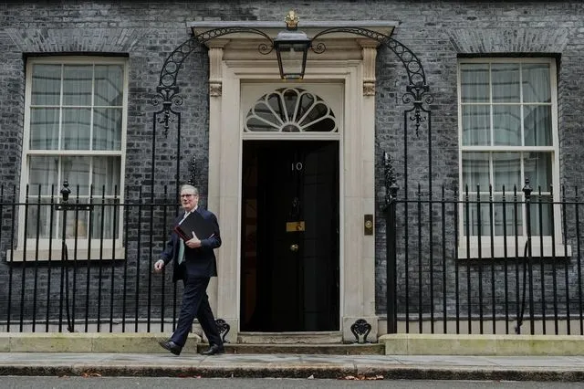 Παραιτήθηκε και ο γενικός γραμματέας της κυβέρνησης Στάρμερ