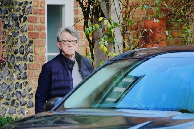 Βρετανία: Ελεύθερος με εγγύηση ο πρώην πρέσβης Πίτερ Μάντελσον