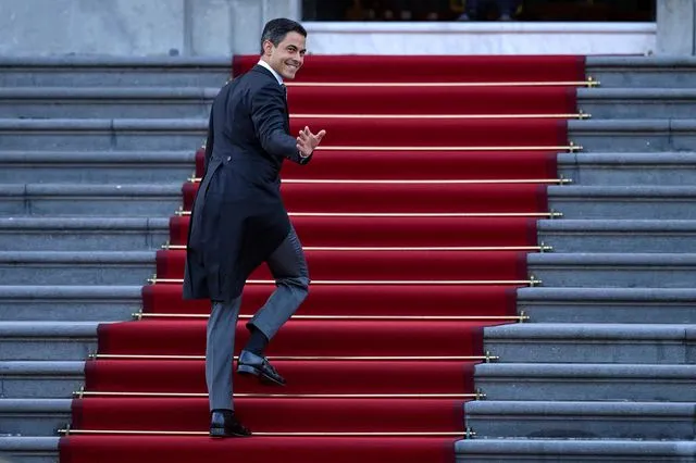 Ολλανδία: Ορκίστηκε η νέα κυβέρνηση υπό τον κεντρώο Ρομπ Γέτεν