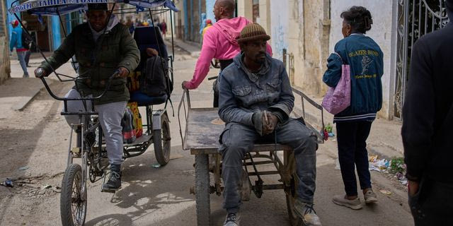 H Ρωσία εξετάζει παροχή βοήθειας σε καύσιμα στην Κούβα