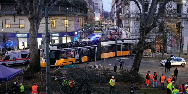 Μιλάνο: Η στιγμή του εκτροχιασμού του τραμ – Δύο οι νεκροί, πολλοί τραυματίες