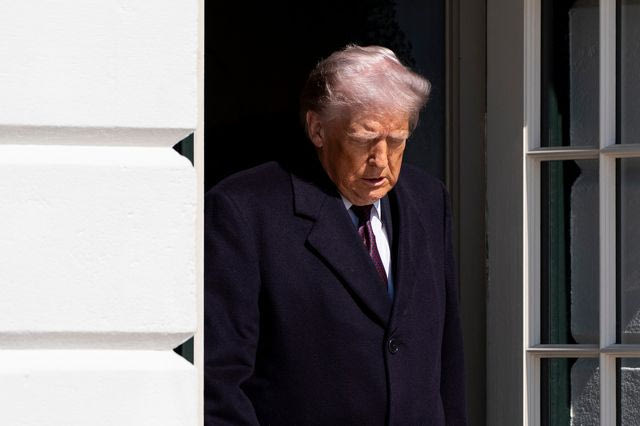 Ο Τραμπ δεν έχει λάβει “οριστική απόφαση” για πλήγματα στο Ιράν