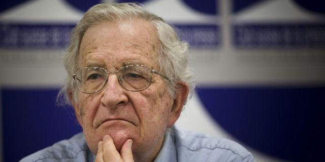 “Συγγνώμη” από τη σύζυγο του Τσόμσκι για τις σχέσεις με Έπσταϊν – “Ανοίξαμε την πόρτα σε έναν Δούρειο Ίππο”