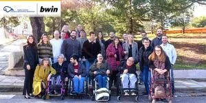 Η bwin και οι διαμένοντες της Στέγης «Φωτεινή» έκοψαν την πρωτοχρονιάτικη πίτα