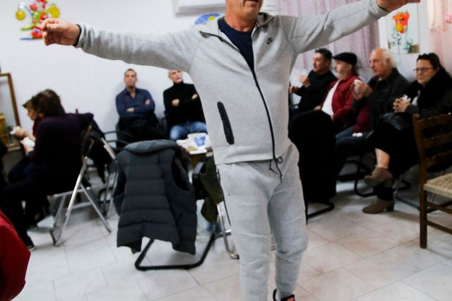 “Ο Καζαντζίδης είναι ο πατέρας μας”. Όσα έγιναν στην κοπή πίτας του επίσημου συλλόγου του