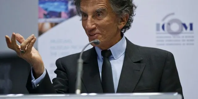 Το γαλλικό ΥΠΕΞ καλεί για εξηγήσεις τον Τζακ Λανγκ, λόγω του σκανδάλου Έπσταϊν