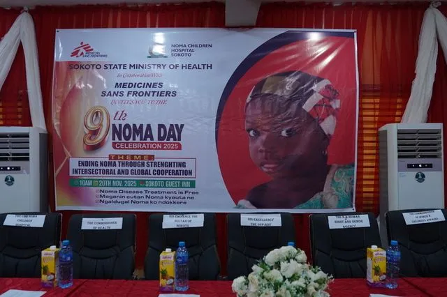 Οι Γιατροί Χωρίς Σύνορα βοήθησαν στην διοργάνωση της Ημέρας Νόμα 2025 στο Sokoto της Νιγηρίας για να ευαισθητοποιήσουν την κοινότητα για την ασθένεια που πλήττει κυρίως μικρά παιδιά