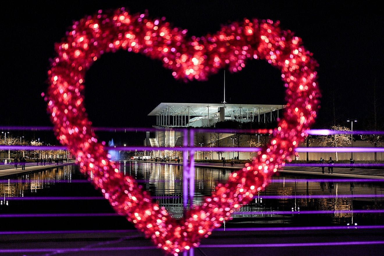 Περπάτησε και εσύ με όποιον αγαπάς γύρω από το κανάλι