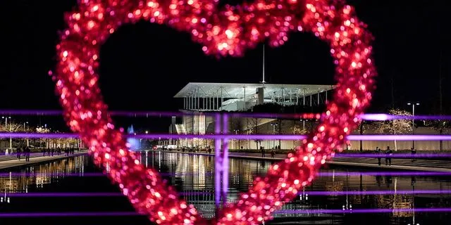 Περπάτησε και εσύ με όποιον αγαπάς γύρω από το κανάλι