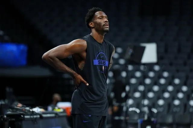 Ο Nigel Hayes-Davis