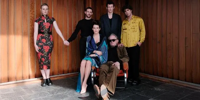 “Rosebush Pruning”: Ένα σατιρικά άβολο οικογενειακό δείπνο στη νέα ταινία του Ευθύμη Φιλίππου