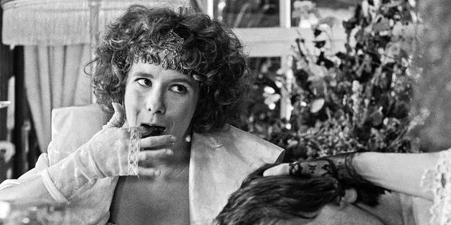 Το φανταστικό νέο βιβλίο για την καλτ ταινία του Νίκου Νικολαΐδη είναι must για κάθε σινεφίλ