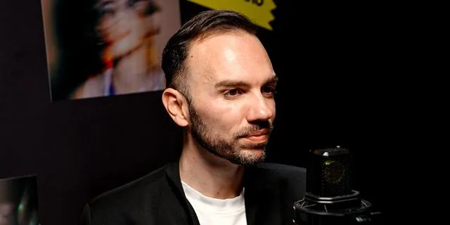 Ο Δρ Βασίλης Κιοσσές, ψυχολόγος-ψυχοθεραπευτής