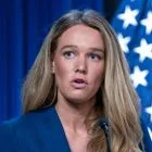 Η εκπρόσωπος του υπουργείου Εσωτερικής Ασφάλειας αποχωρεί από την κυβέρνηση Τραμπ