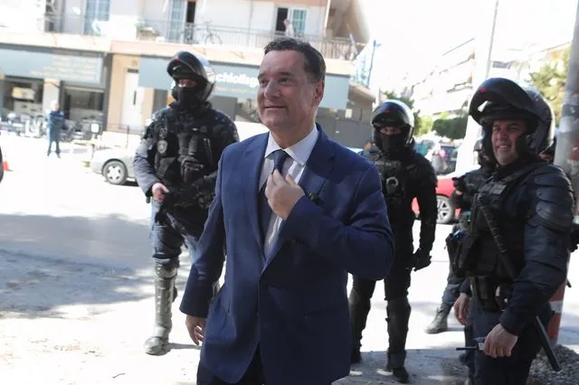 Επίσκεψη του υπουργού Υγείας Άδωνι Γεωργιάδη στο Γενικό Κρατικό Νοσοκομείο Νίκαιας