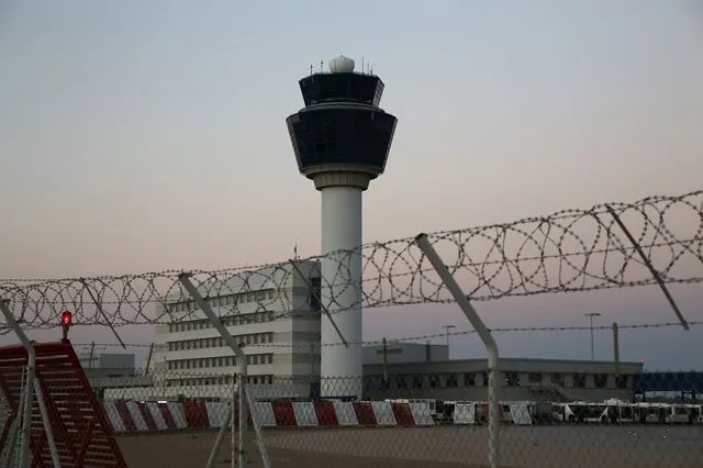 “Ελ. Βενιζέλος”: Με ένα ραντάρ αντί για τρία η Προσέγγιση Αθηνών – Η καταγγελία των ελεγκτών