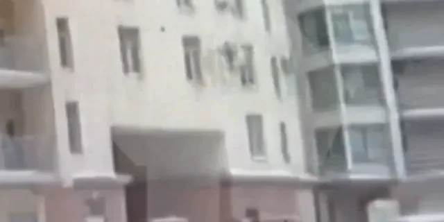 Αγία Πετρούπολη: Θυρωρός έσωσε παιδί που έπεσε στο κενό από τον 7ο όροφο