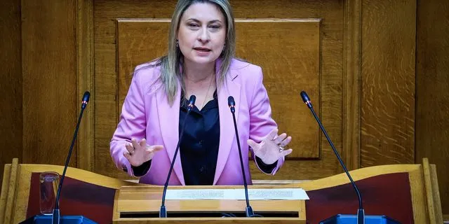 Η Αλεξοπούλου δεν απολογείται για το “τσάμπα πέθανε” – “Δεν απευθυνόμουν στους πολίτες”