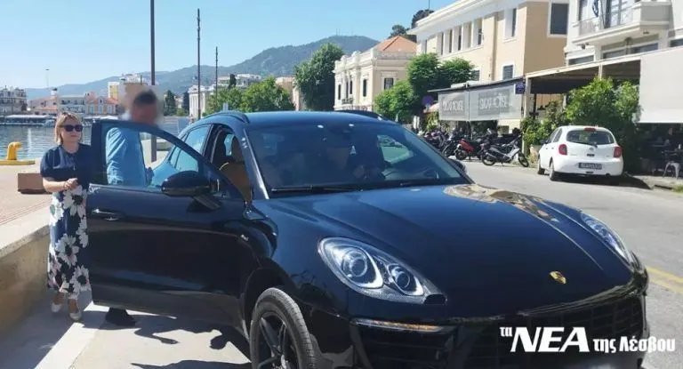 η βόλτα της Χριστίνας Αλεξοπούλου με Porsche στη Μυτιλήνη