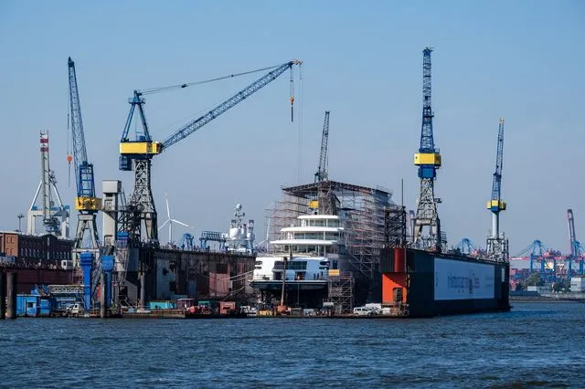 Ναυπηγείο στο Αμβούργο (φωτογραφία αρχείου)