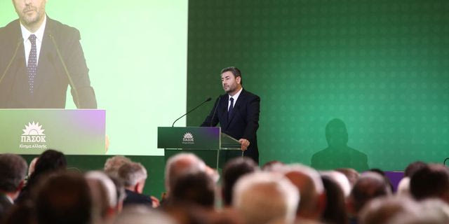 ΠΑΣΟΚ: Τα μηνύματα Ανδρουλάκη και ο εσωτερικός θόρυβος