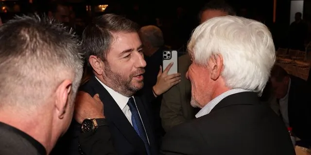 “Διαιτητή, σφύρα για Αλλαγή”: Το TikTok βίντεο του Νίκου Ανδρουλάκη