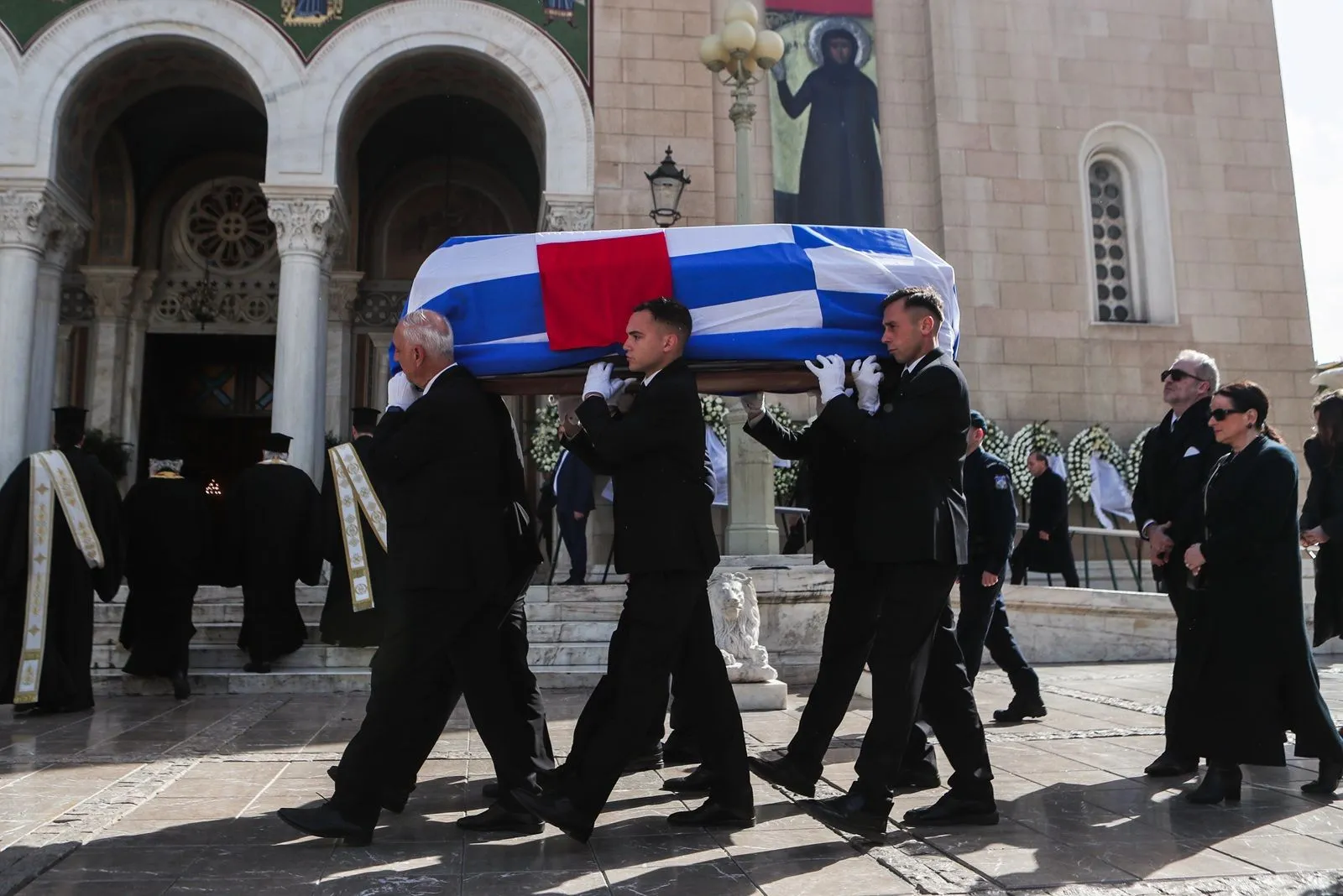 Η Ελλάδα αποχαιρετά την Ελένη Γλύκατζη - Αρβελέρ