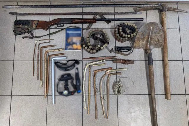 Θεσσαλονίκη: Έσκαβαν συστηματικά για αρχαία – Τρεις συλλήψεις μετά από αστυνομική επιχείρηση