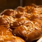 Τσουρέκια, καλιτσούνια, σοκολατένια αυγά: Ό,τι αξίζει να δοκιμάσετε αυτό το Πάσχα στην Αθήνα