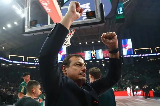 Παναθηναϊκός AKTOR – Ρεάλ: Αποθέωση για τον Εργκίν Αταμάν στο Telekom Center Athens