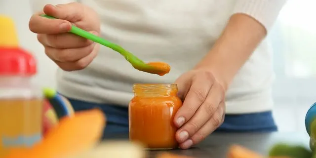 Πάνω από το 70% των βρεφικών τροφών στις ΗΠΑ είναι υπερ-επεξεργασμένες