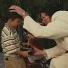 Super Bowl: Η παρεξήγηση με το αγοράκι που πήρε στα χέρια του το Grammy του Bad Bunny