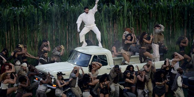 Super Bowl: Ο Bad Bunny έφερε το Πουέρτο Ρίκο στη σκηνή και έκανε έξαλλο τον Τραμπ