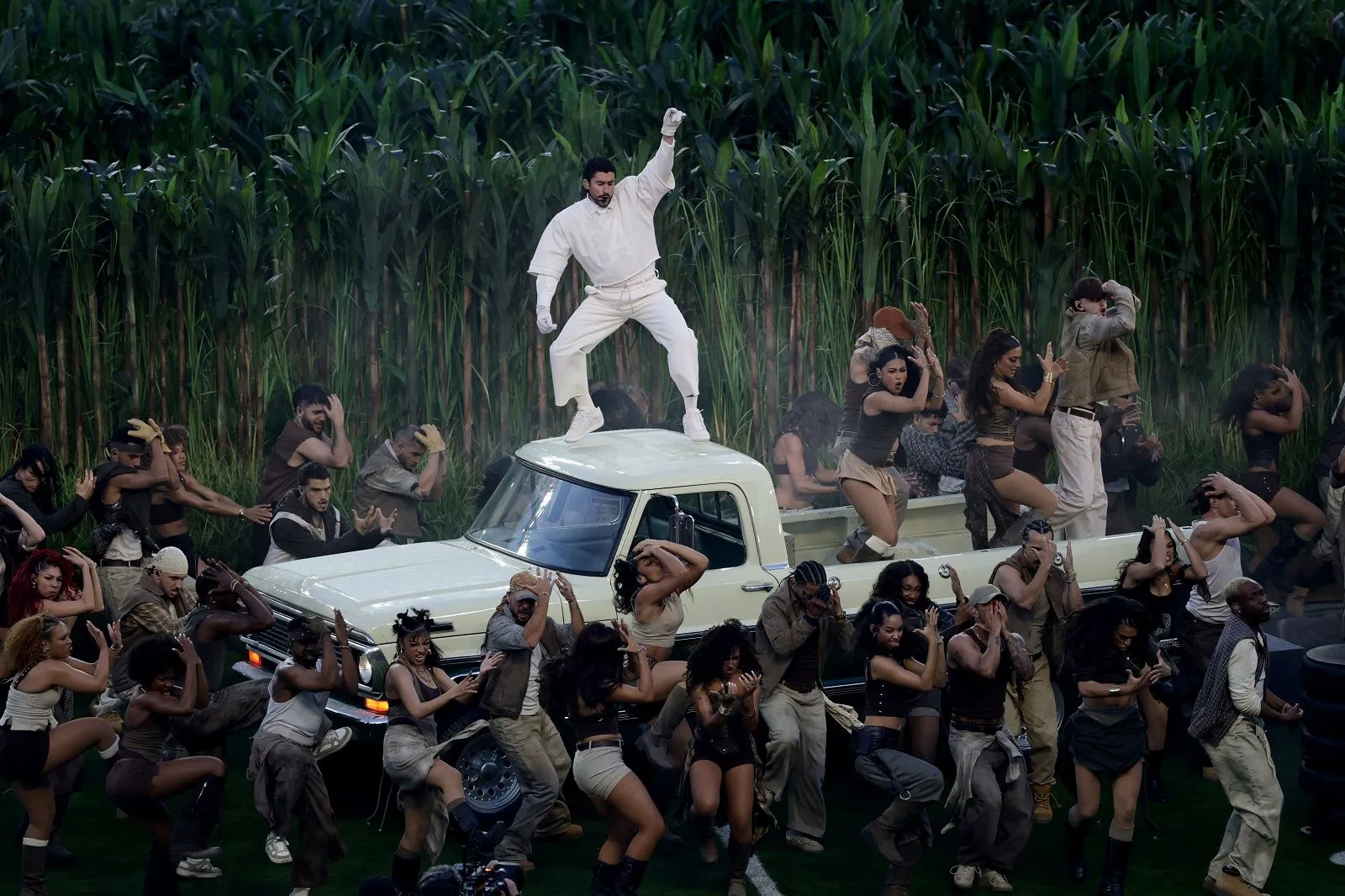 Super Bowl: Ο Bad Bunny έφερε το Πουέρτο Ρίκο στη σκηνή και έκανε έξαλλο τον Τραμπ