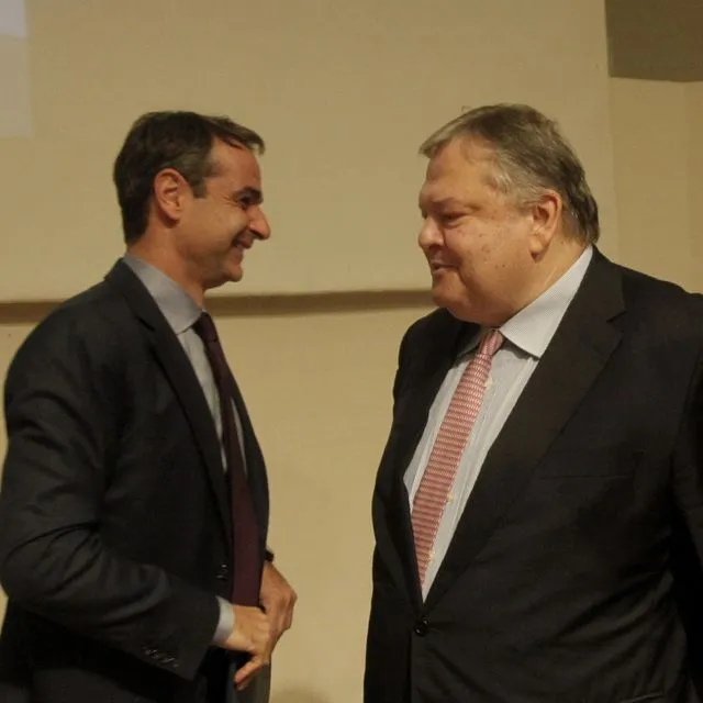 Μαξίμου κατά Βενιζέλου για τον νόμο περί ευθύνης υπουργών