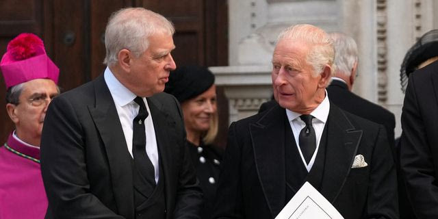 Σκάνδαλο Έπσταϊν: Ο βασιλιάς Κάρολος πήρε θέση για τη σύλληψη του Άντριου