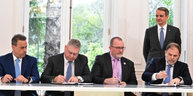 Υπογραφή συμφωνίας Chevron - Ελλάδας για υδρογονονάνθρακες