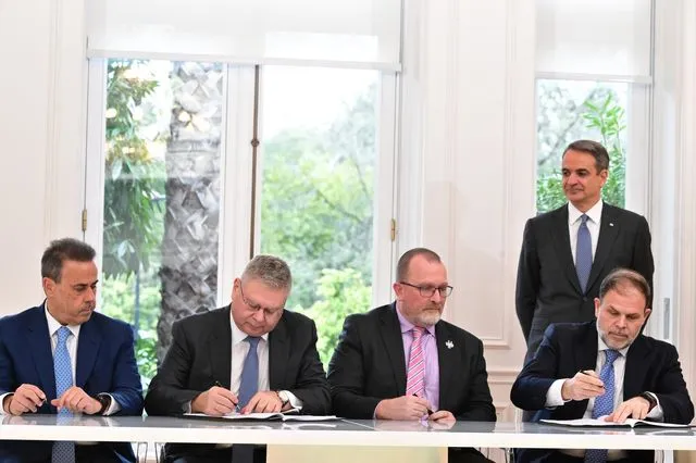 Υπογραφή συμφωνίας Chevron - Ελλάδας για υδρογονονάνθρακες