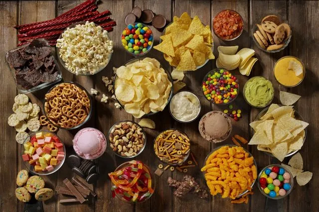 Πατατάκια, μπισκότα και άλλα υπερ-επεξεργασμένα τρόφιμα