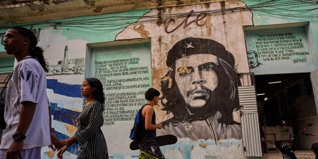 Στιγμιότυπο από τους δρόμους της Αβάνας την Τετάρτη, 18 Φεβρουαρίου