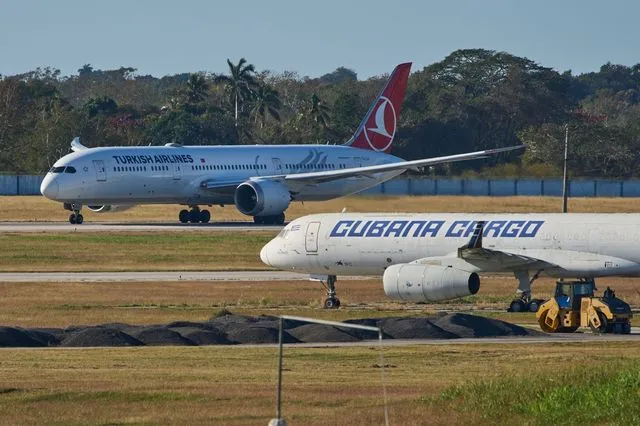 Κούβα: Διακόπτονται πτήσεις προς την Αβάνα, λόγω έλλειψης καυσίμων στο νησί