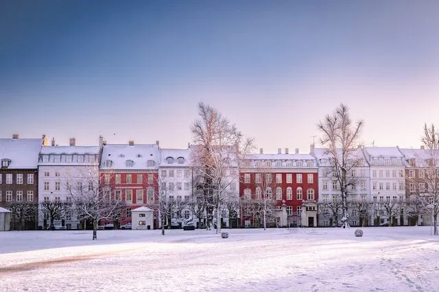 Δανία: Κλειστά αεροδρόμια, σχολεία, ΜΜΜ λόγω σφοδρής χιονόπτωσης