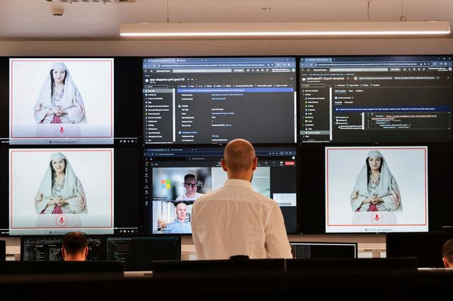 Αλβανία: Ηθοποιός μηνύει την κυβέρνηση για ψηφιακή “κλοπή” του προσώπου και της φωνής της