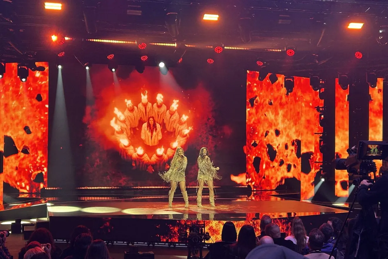 Eurovision 2026: Οι Dinamiss “δυνατά” με το Chaos στη σκηνή του ημιτελικού