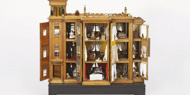 Ο απρόσκλητος επισκέπτης του παρελθόντος και η σιωπηλή κληρονομιά του τραύματος