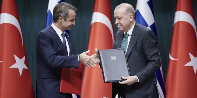 Μαξίμου: Διαψεύστηκαν όσοι έλεγαν ότι ήταν λάθος η συνάντηση Μητσοτάκη – Ερντογάν